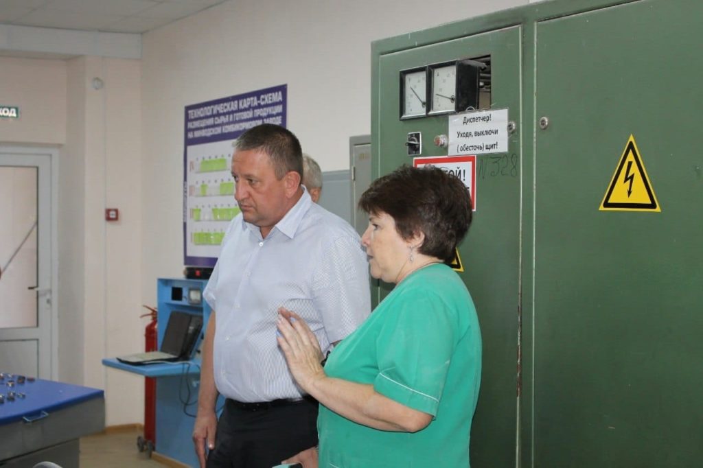 Глава Минераловодского городского округа  посетил Минводский комбикормовый завод